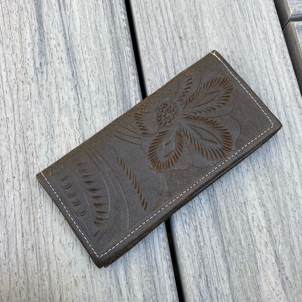 Brand new Leaders in Leather Wallet (NWT)